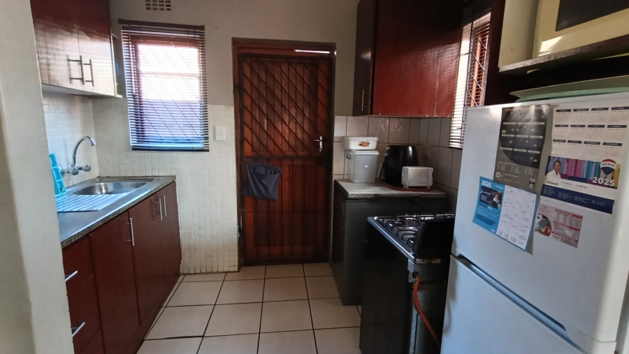 To Let 3 Bedroom Property for Rent in Highbury Park Western Cape